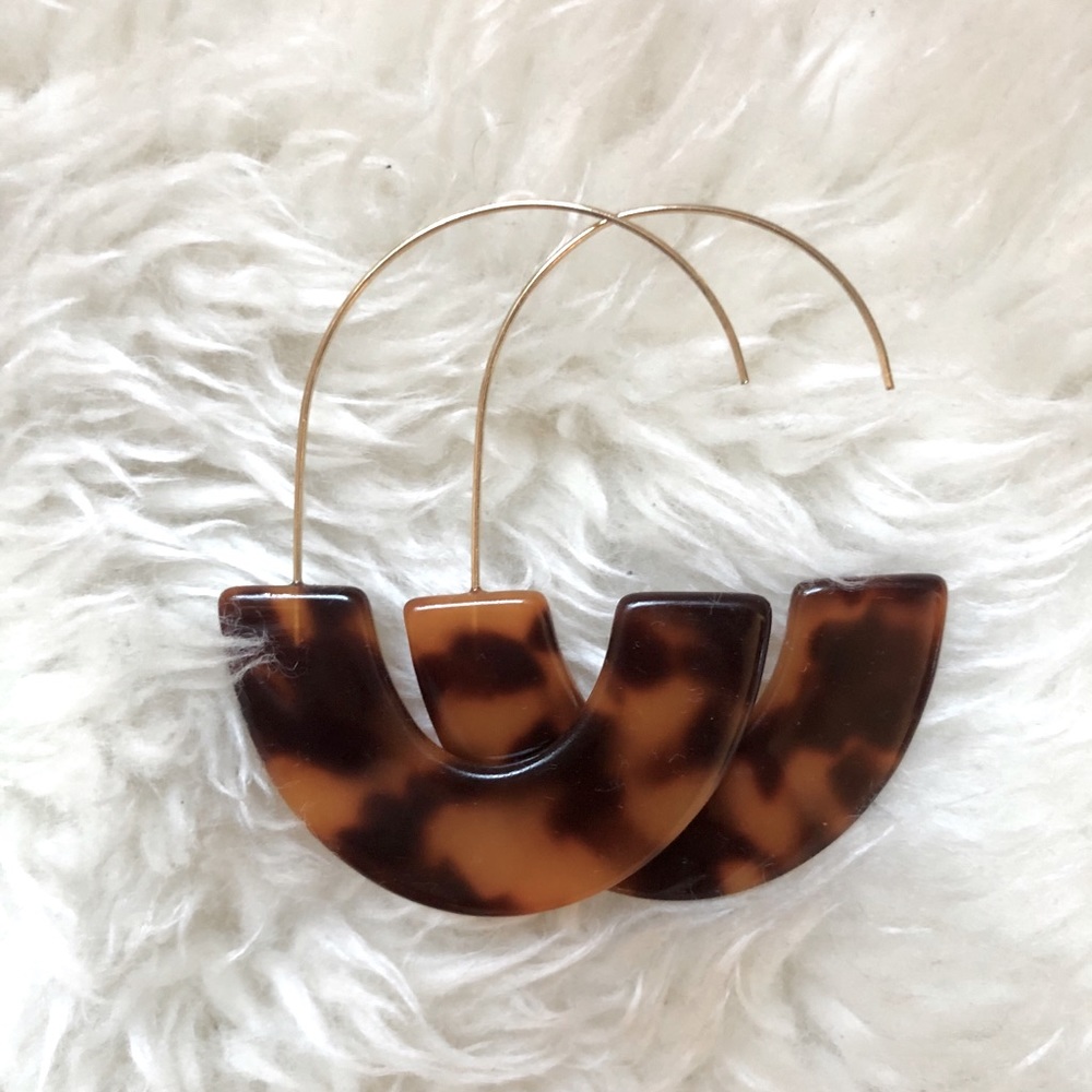BaubleBar earrings in tortoise shell
